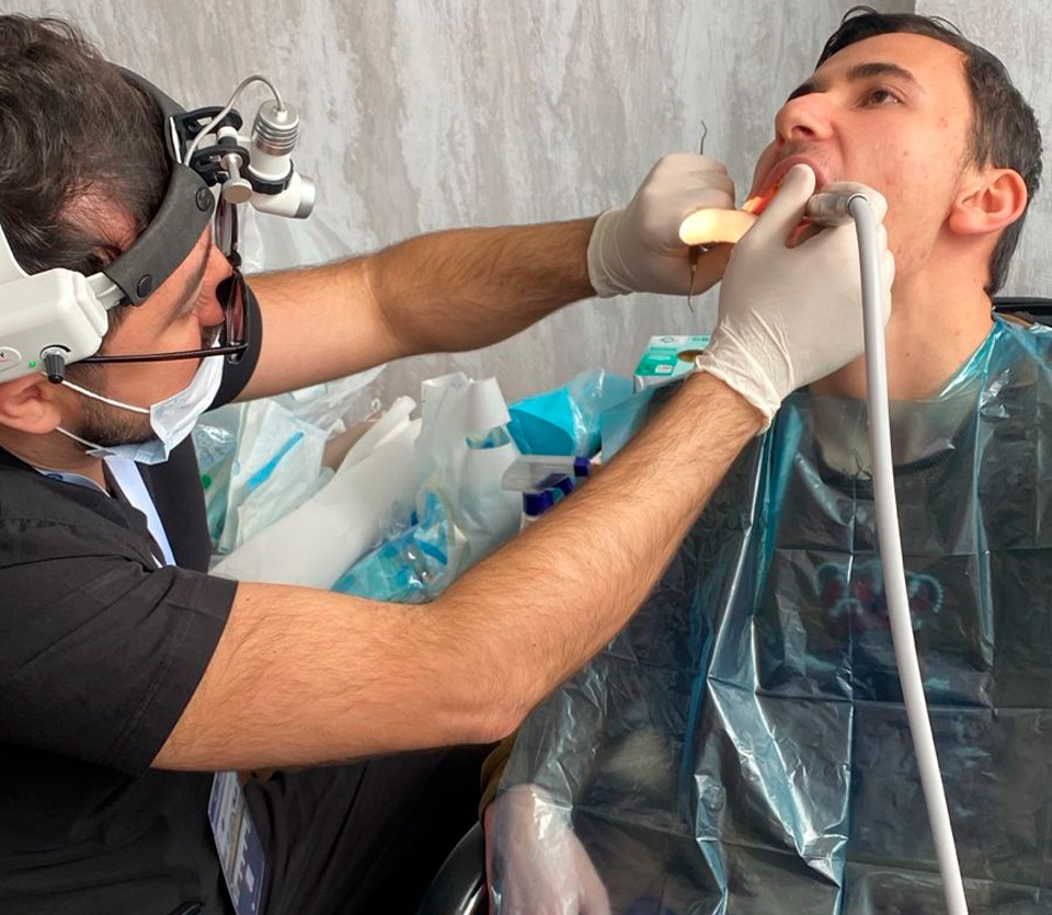 Səhiyyə Nazirliyi “Böyük Qayıdış” çərçivəsində ilk dəfə portativ stomatoloji qurğu tətbiq etdi - FOTOLAR