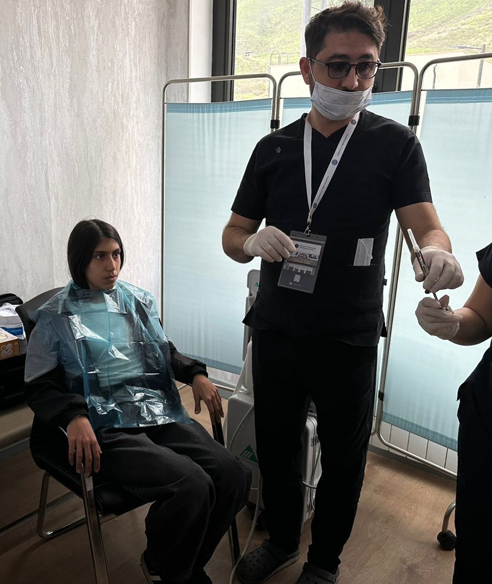 Səhiyyə Nazirliyi “Böyük Qayıdış” çərçivəsində ilk dəfə portativ stomatoloji qurğu tətbiq etdi - FOTOLAR