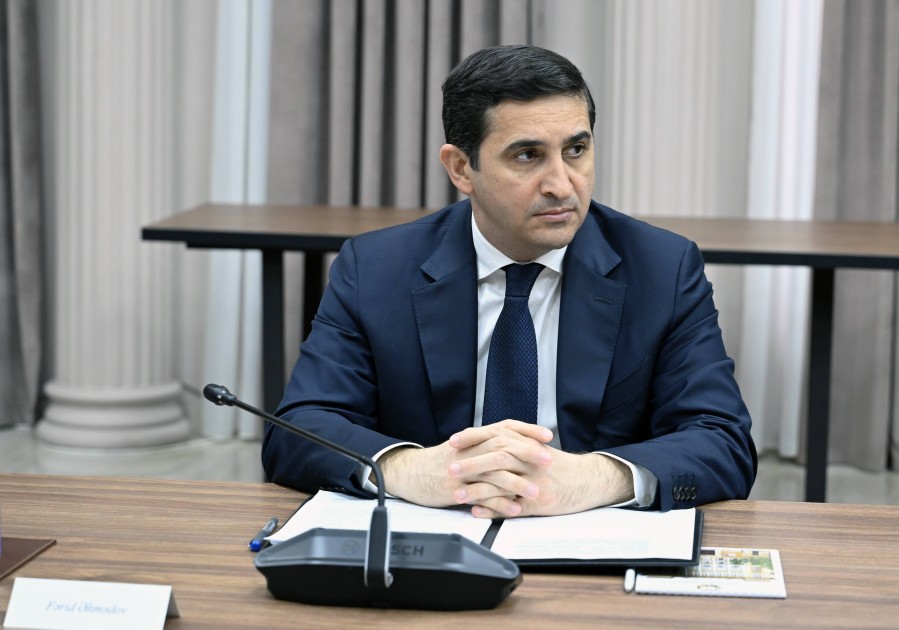 Baş nazir məmurlara tapşırıqlar verdi - FOTOLAR