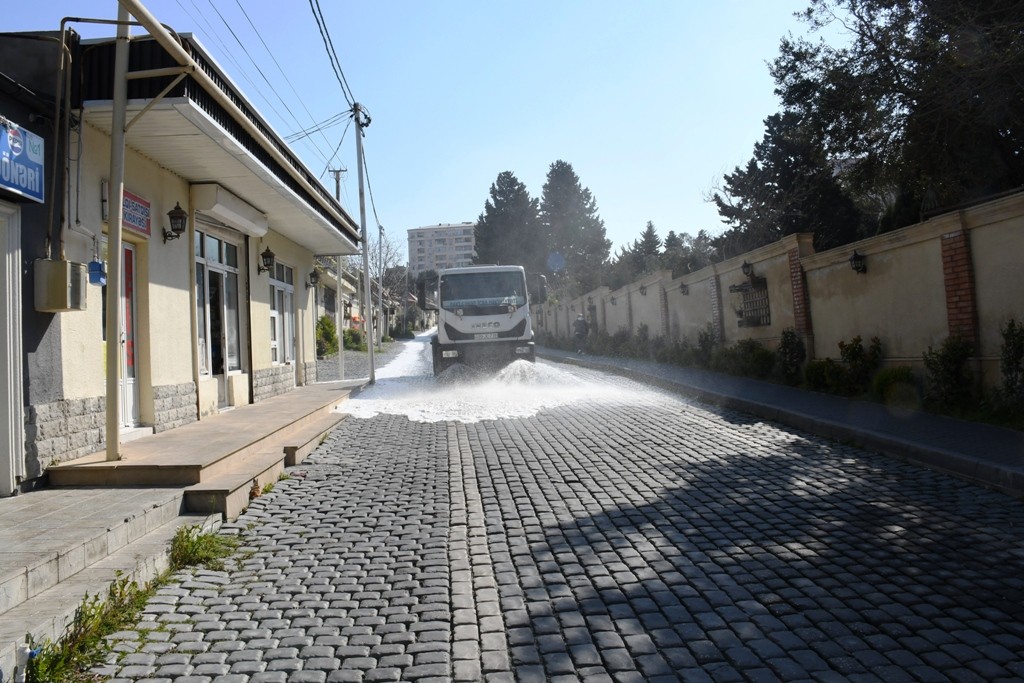 Bakı küçələri yuyuldu - FOTOLAR