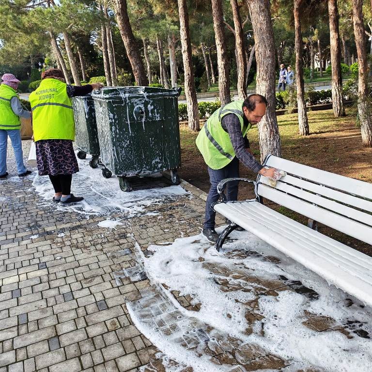 Bakı küçələri yuyuldu - FOTOLAR