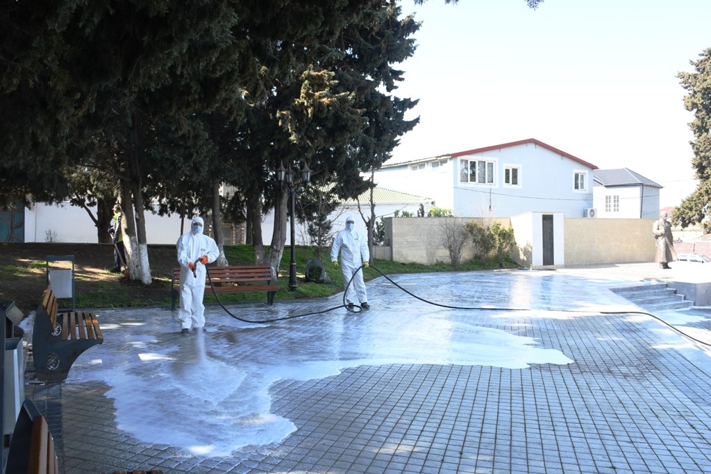 Bakı küçələri yuyuldu - FOTOLAR