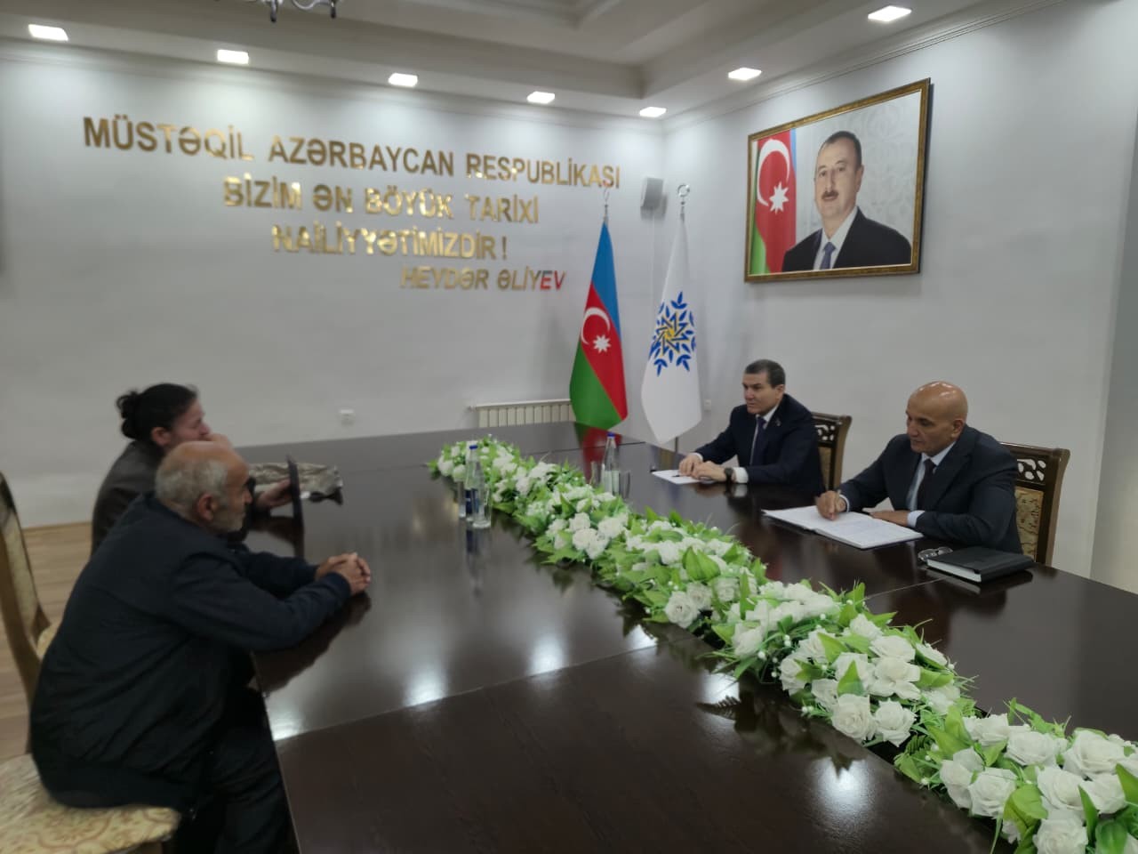 Bədəl Bədəlov seçiciləri ilə görüşdü - Bəzi məsələlər yerindəcə həll edildi (FOTOLAR)