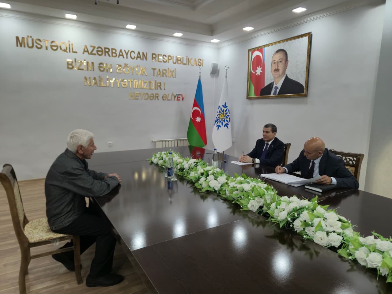 Bədəl Bədəlov seçiciləri ilə görüşdü - Bəzi məsələlər yerindəcə həll edildi (FOTOLAR)