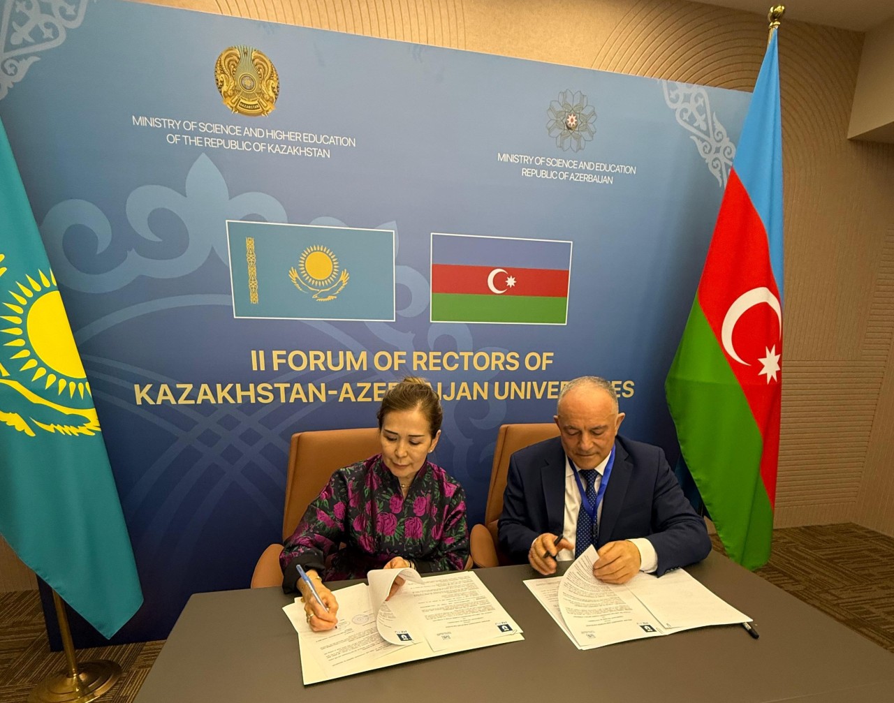 AzTU ilə Qazaxıstanın ali təhsil müəssisələri arasında memorandum imzalandı - FOTOLAR