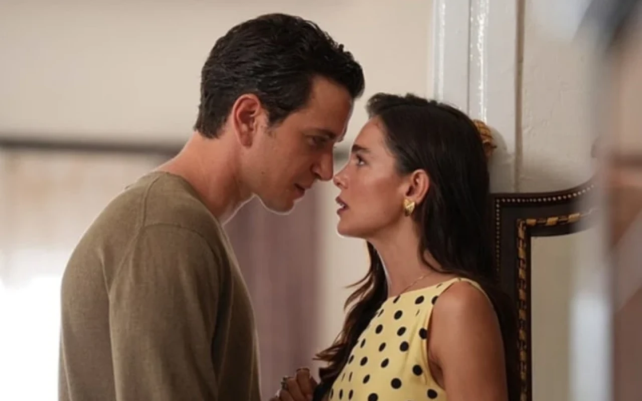 Serialdakı eşq gerçək oldu? -Arvadından ayrılır (FOTO)