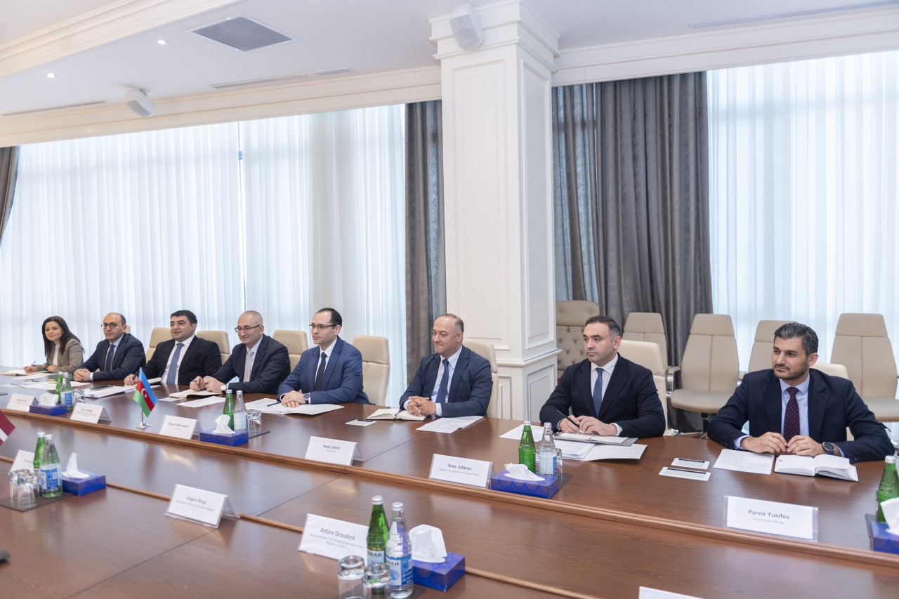 Nazir Məcnun Məmmədov latviyalı nümayəndələrlə görüşdü - FOTOLAR