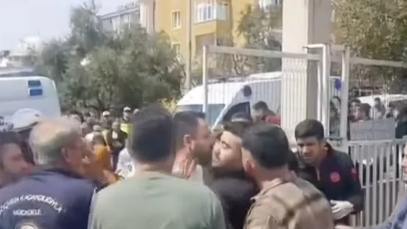 Türkiyədə daha bir məktəbə silahlı hücum edildi - Ölənlər var (VİDEO)