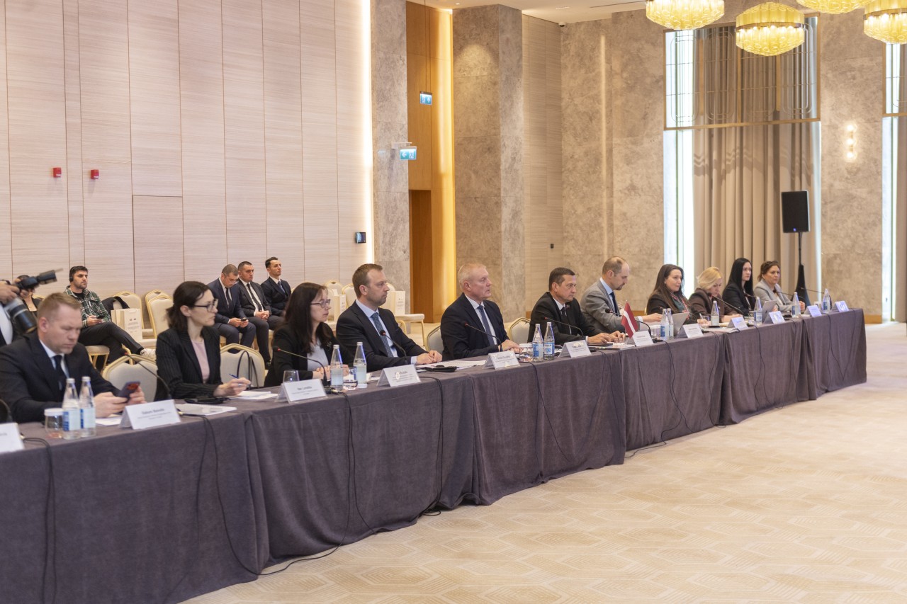 Azərbaycan-Latviya Komissiyasının iclasının yekun protokolu təsdiqlənib - FOTOLAR