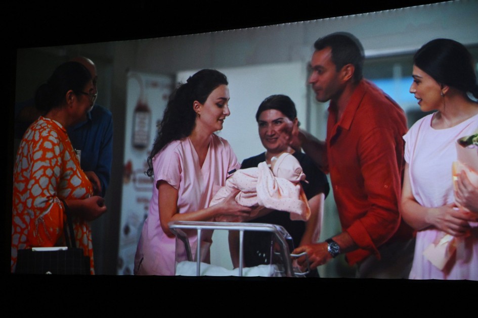 Leyla və Alena Əliyevalar film təqdimatında - FOTOLAR