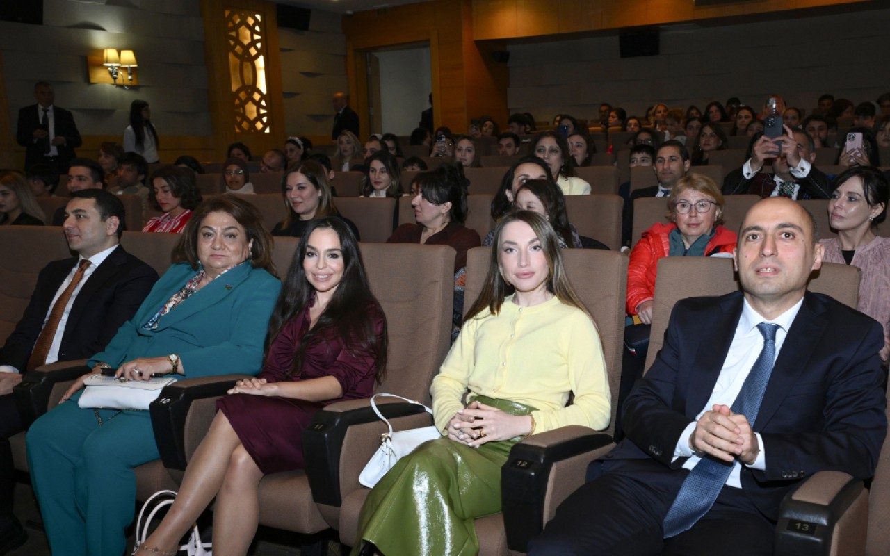 Leyla və Alena Əliyevalar film təqdimatında- FOTOLAR