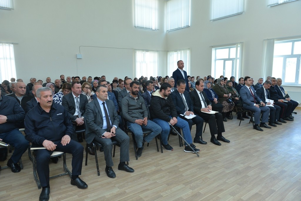 Taleh Qaraşov sakinlərin problemlərini dinlədi - FOTOLAR