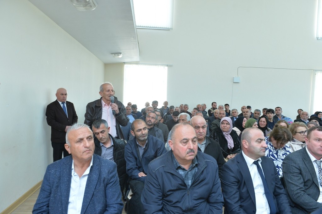Taleh Qaraşov sakinlərin problemlərini dinlədi - FOTOLAR