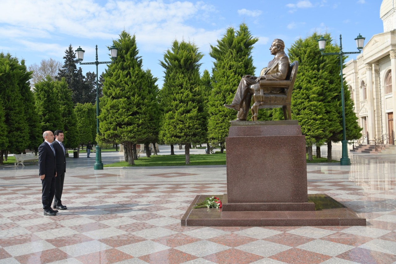Emin Əmrullayev Xaçmazda tədris prosesi ilə tanış oldu - FOTOLAR