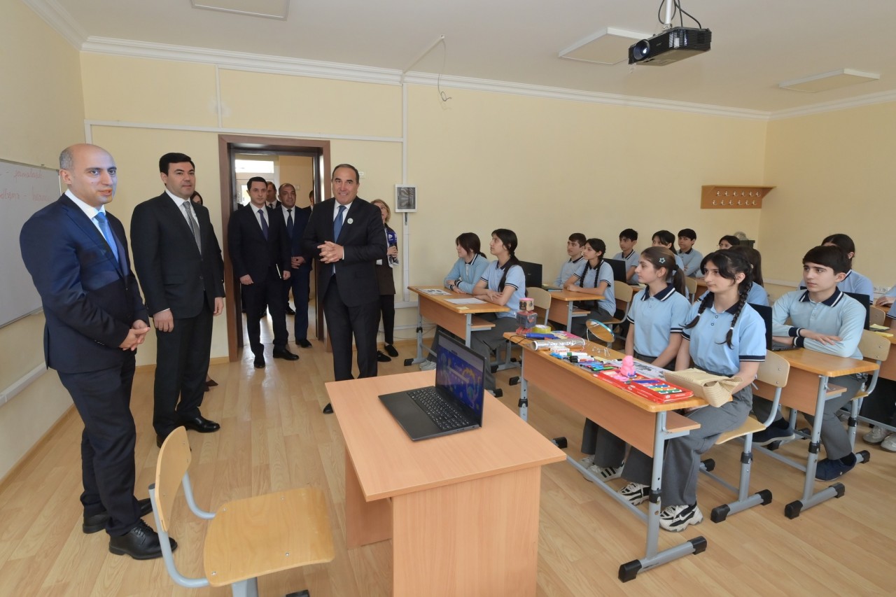 Emin Əmrullayev Xaçmazda tədris prosesi ilə tanış oldu - FOTOLAR