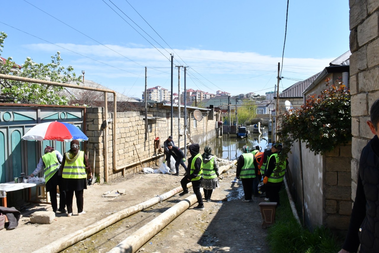 Abşeronda yağışın fəsadları aradan qaldırılır - FOTOLAR