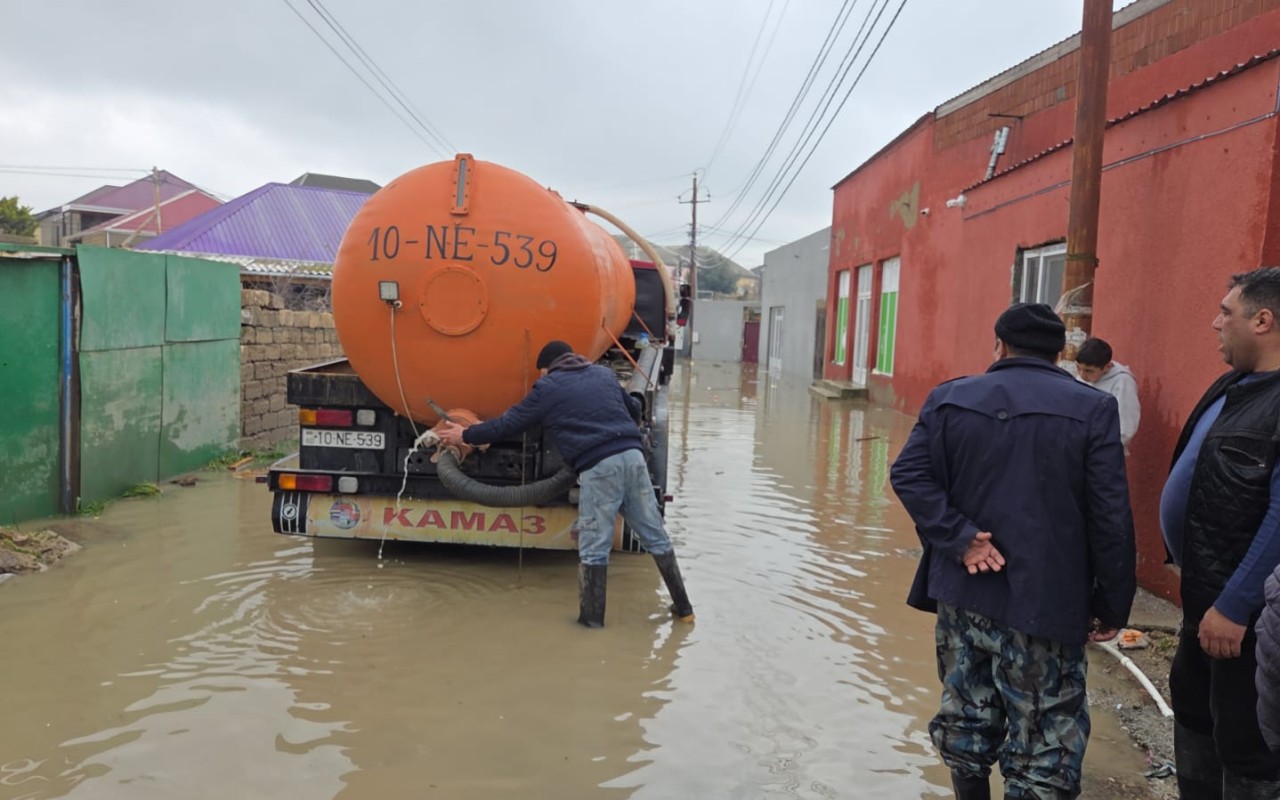 Abşeronda yağışın fəsadları aradan qaldırılır -FOTOLAR