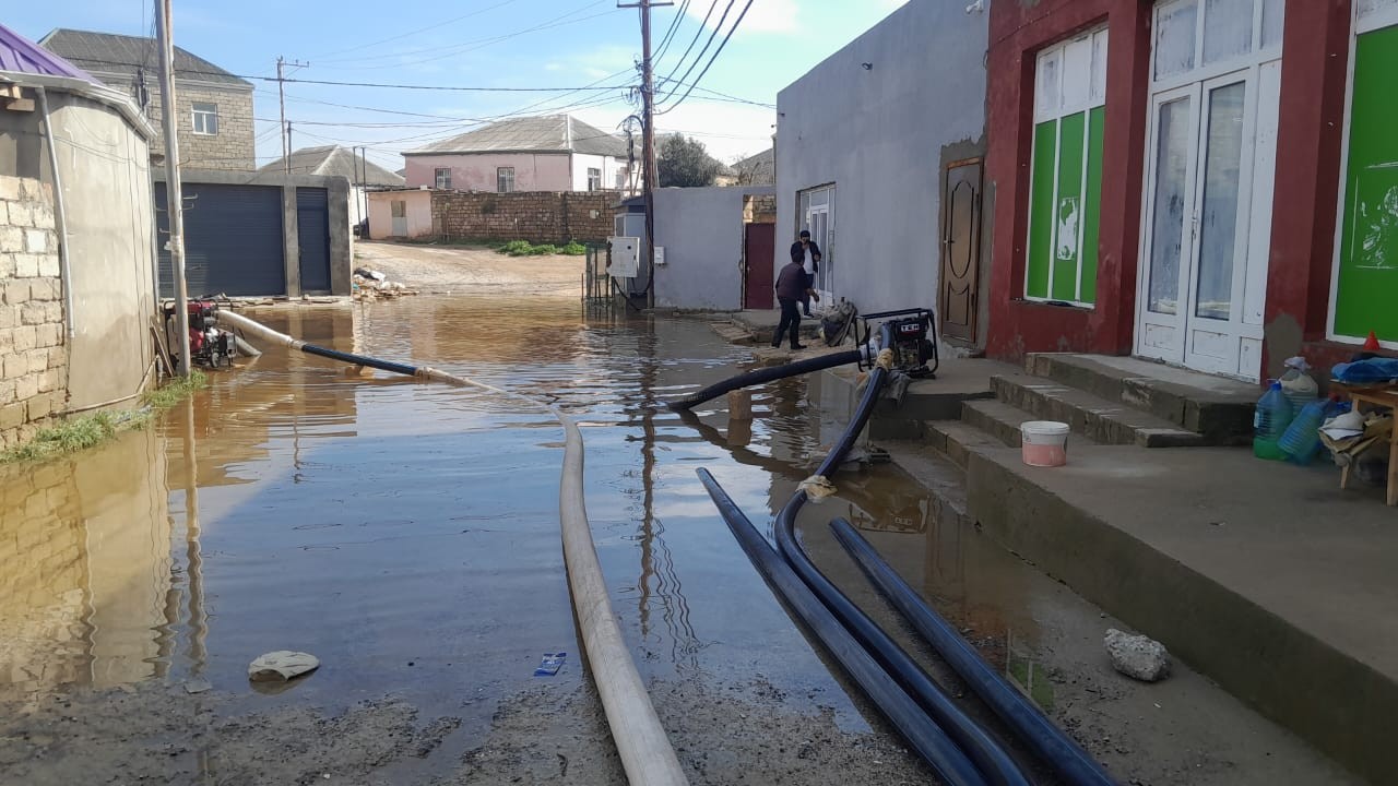Abşeronda yağışın fəsadları aradan qaldırılır - FOTOLAR