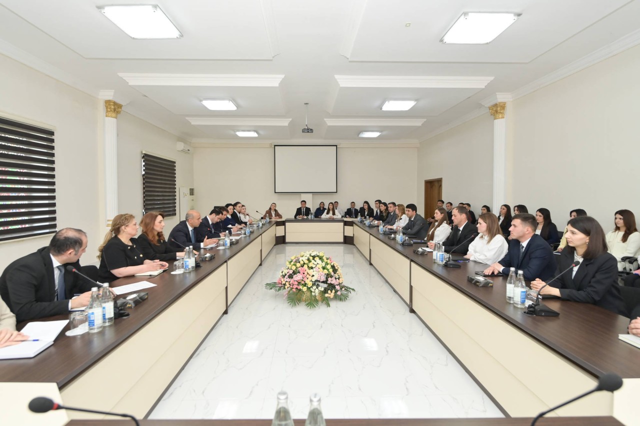 Emin Əmrullayev Quba-Xaçmaz regionu üzrə təhsil işçiləri ilə görüşdü - FOTOLAR