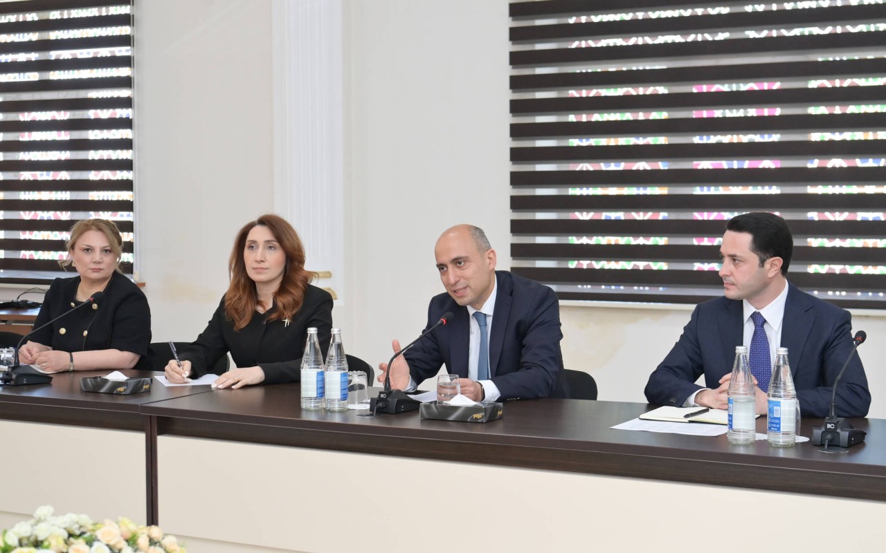 Emin Əmrullayev Quba-Xaçmaz regionu üzrə təhsil işçiləri ilə görüşdü- FOTOLAR