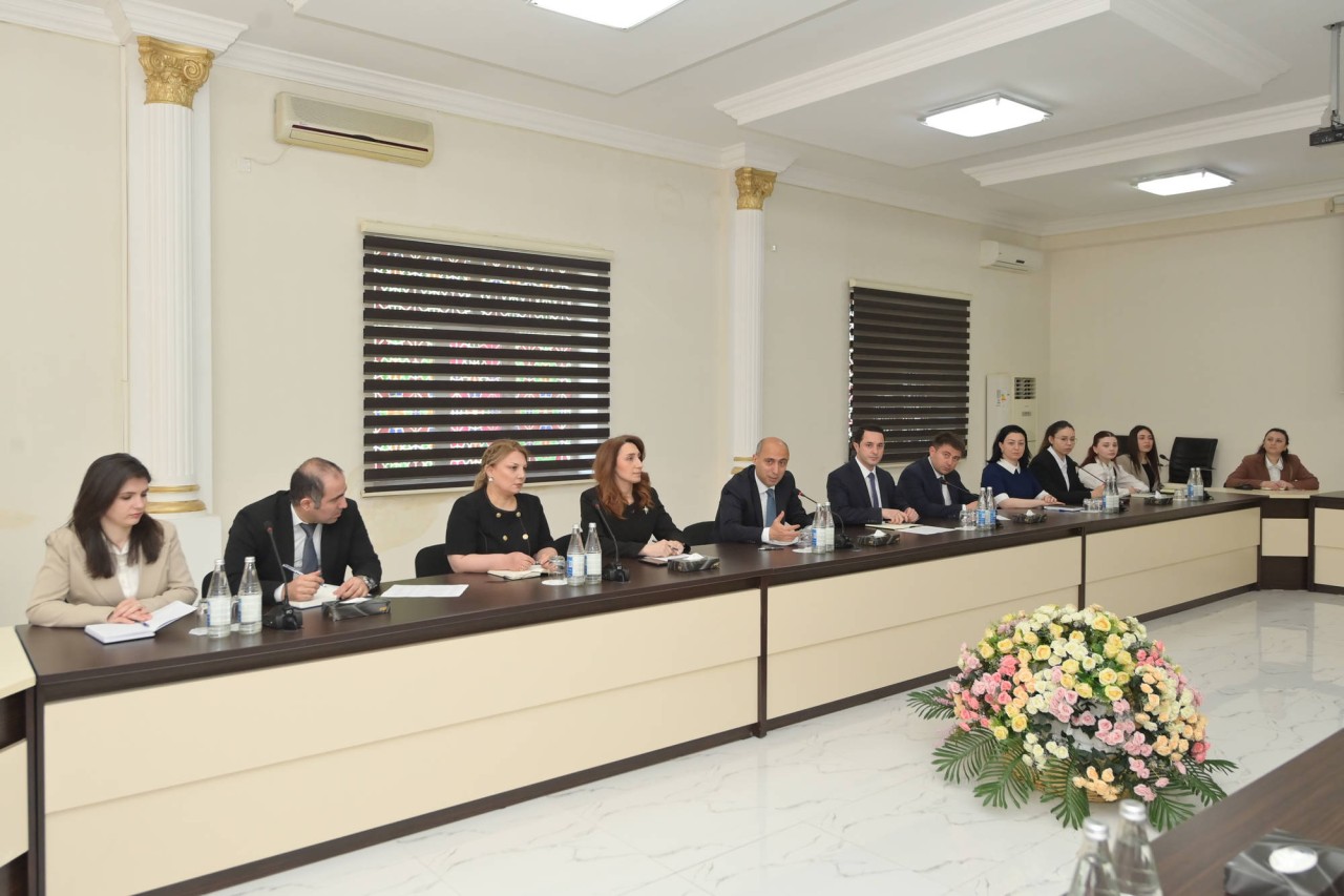 Emin Əmrullayev Quba-Xaçmaz regionu üzrə təhsil işçiləri ilə görüşdü - FOTOLAR