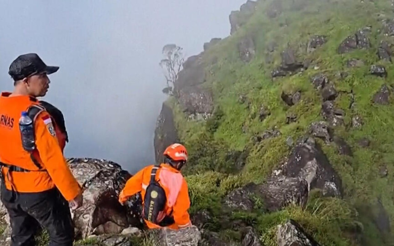 İndoneziyada helikopter qəzası olub -Ölənlər var