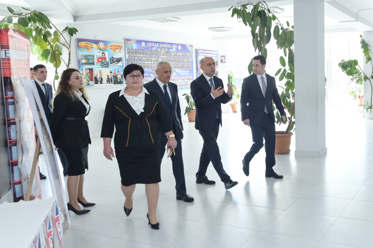 Emin Əmrullayev Qusarda məktəbdə tədris prosesi ilə tanış oldu - FOTOLAR