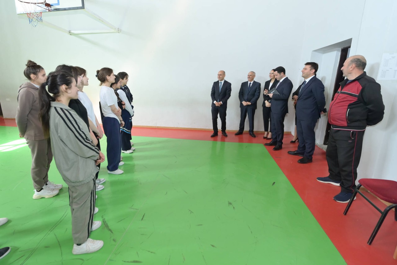 Emin Əmrullayev Qusarda məktəbdə tədris prosesi ilə tanış oldu - FOTOLAR