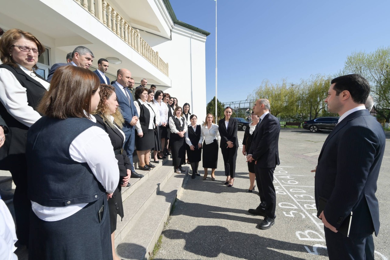 Emin Əmrullayev Qusarda məktəbdə tədris prosesi ilə tanış oldu - FOTOLAR