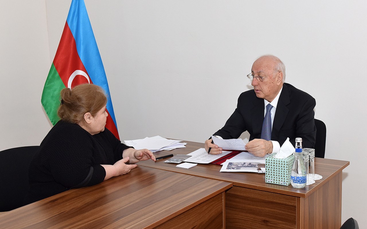 Zakir Fərəcov vətəndaş müraciətlərini dinləyib -FOTOLAR