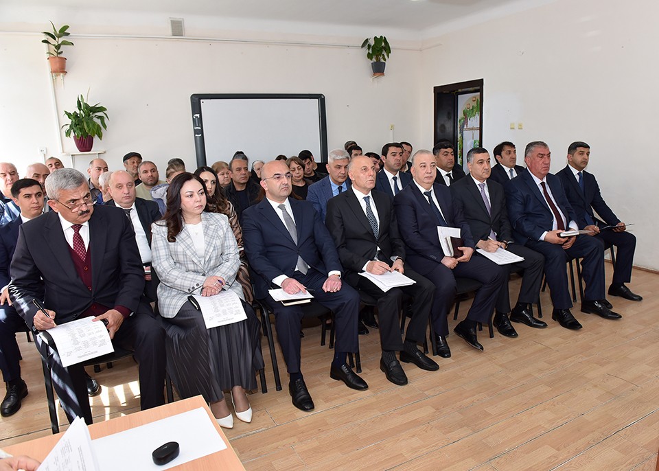 Zakir Fərəcov vətəndaş müraciətlərini dinləyib - FOTOLAR