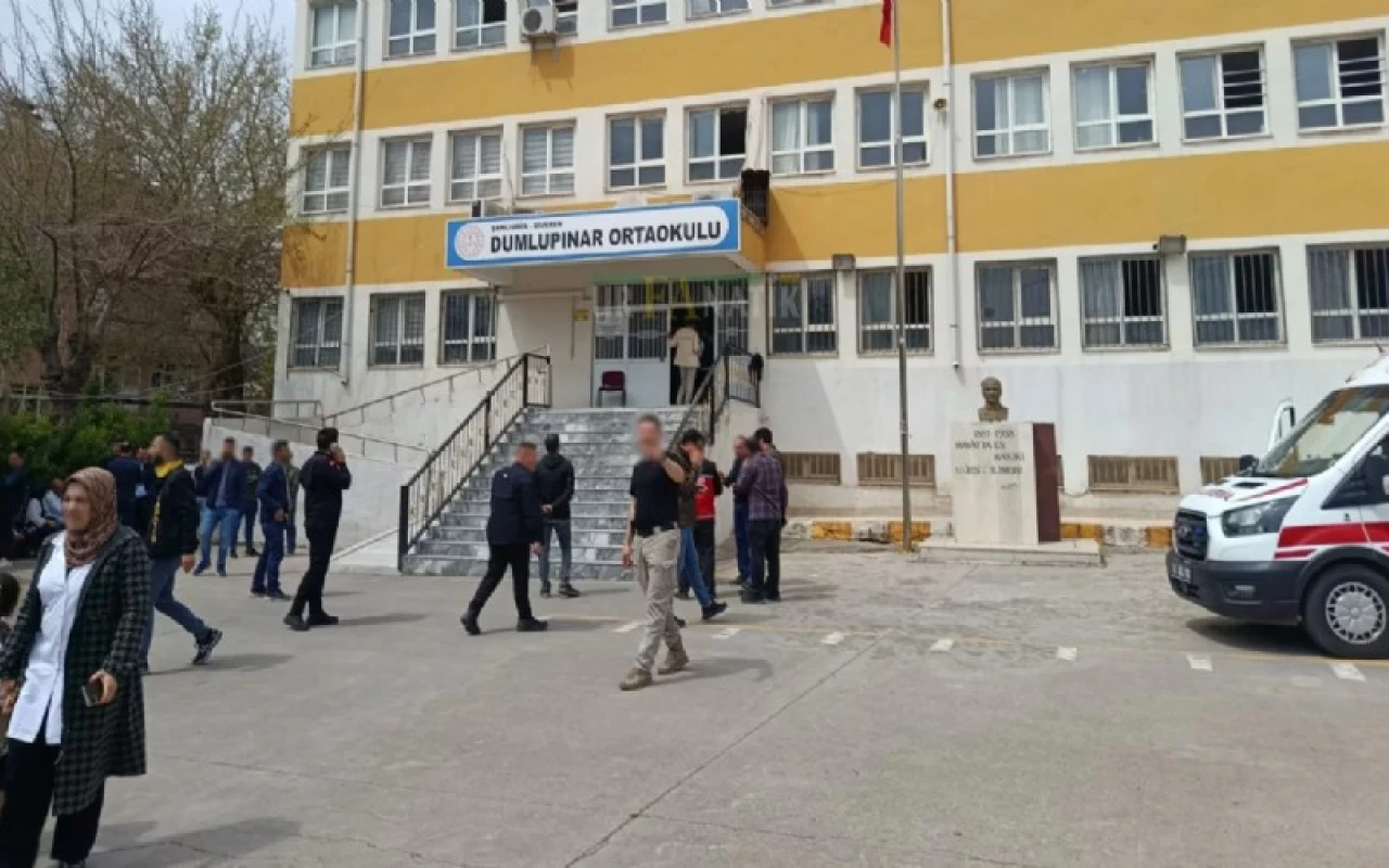 Türkiyədə məktəbə hücumun qarşısı alındı