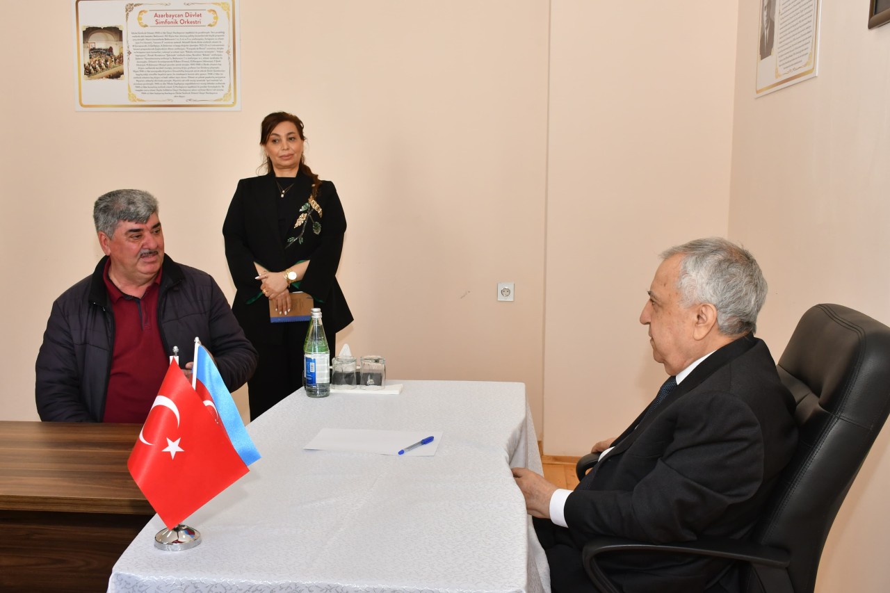 Malik İsaqov vətəndaşların problemlərini dinlədi - FOTOLAR