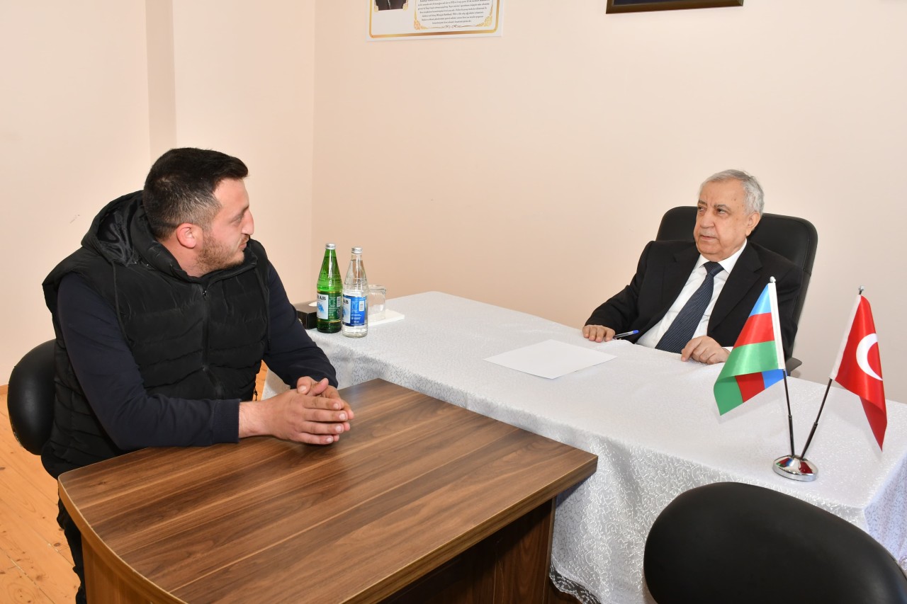 Malik İsaqov vətəndaşların problemlərini dinlədi - FOTOLAR