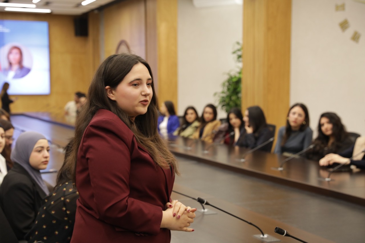 “Ümummilli Lider Heydər Əliyev mühazirələri” layihəsi çərçivəsində daha bir görüş oldu (FOTOLAR)