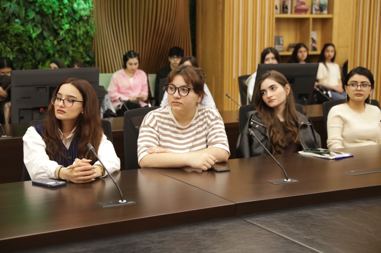 “Ümummilli Lider Heydər Əliyev mühazirələri” layihəsi çərçivəsində daha bir görüş oldu (FOTOLAR)