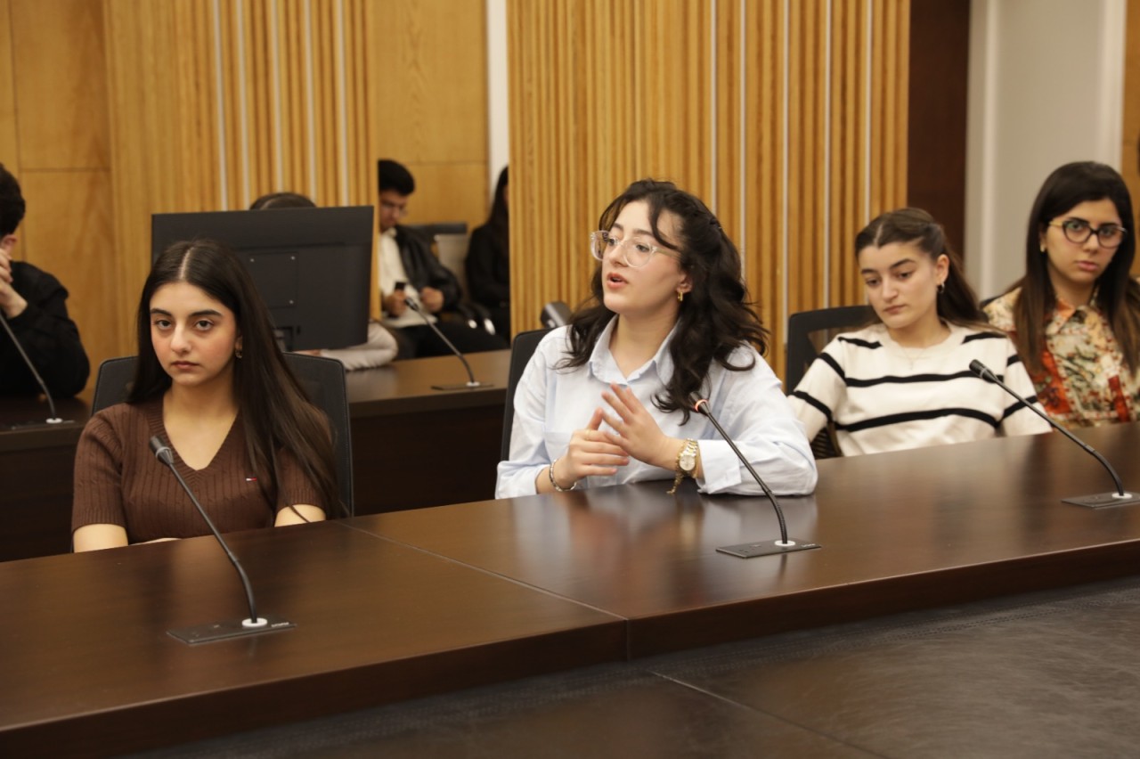 “Ümummilli Lider Heydər Əliyev mühazirələri” layihəsi çərçivəsində daha bir görüş oldu (FOTOLAR)