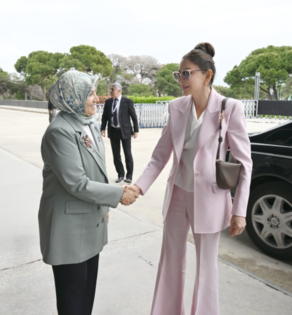 Mehriban Əliyeva Antalyada Fələstinə həsr olunan tədbirdə - FOTOLAR