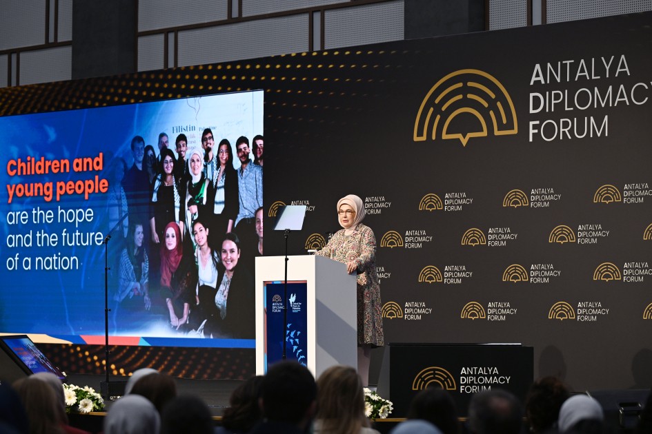 Mehriban Əliyeva Antalyada Fələstinə həsr olunan tədbirdə - FOTOLAR
