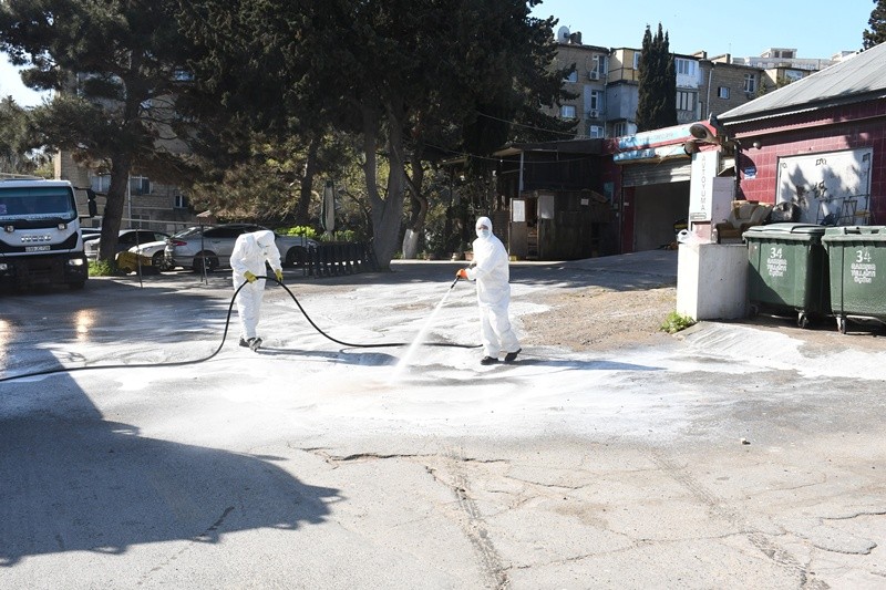 Paytaxtın 556  küçəsi yuyuldu - FOTOLAR