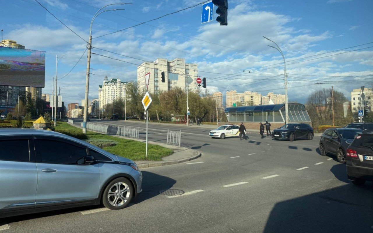 Kiyevdə insanlara atəş açıldı: Ölənlər və yaralananlar var (YENİLƏNİB)