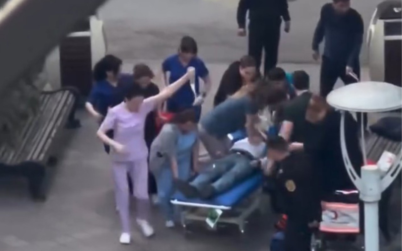 Bakıda ürəyi dayanan şəxsi xəstəxananın həyətində həyata qaytardılar- VİDEO