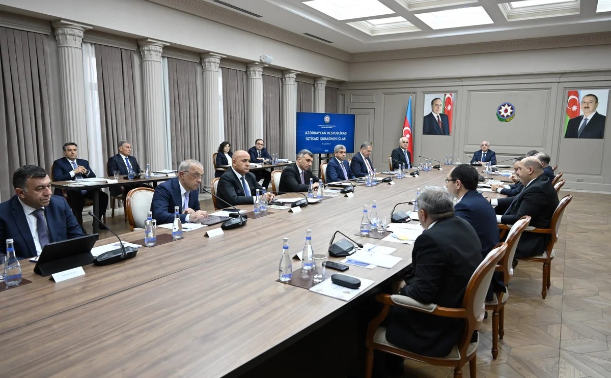 Əli Əsədov iclas keçirdi - FOTOLAR