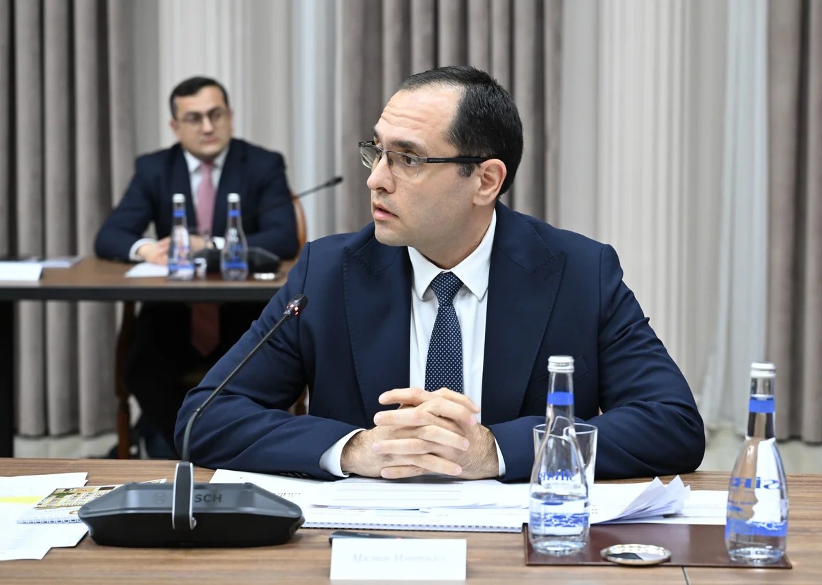 Əli Əsədov iclas keçirdi - FOTOLAR