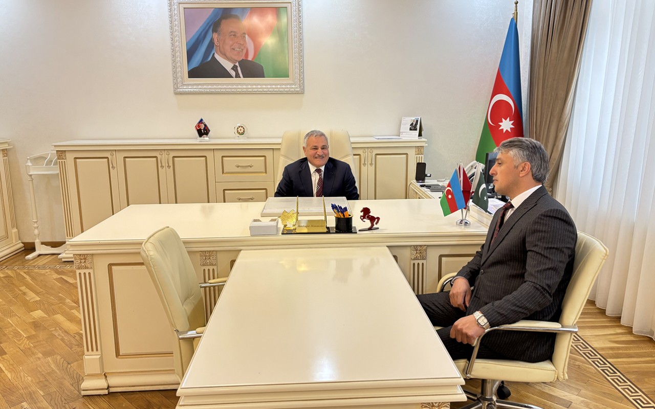 İcra başçısı bank müdiri ilə görüşməsininsəbəbini açıqladı