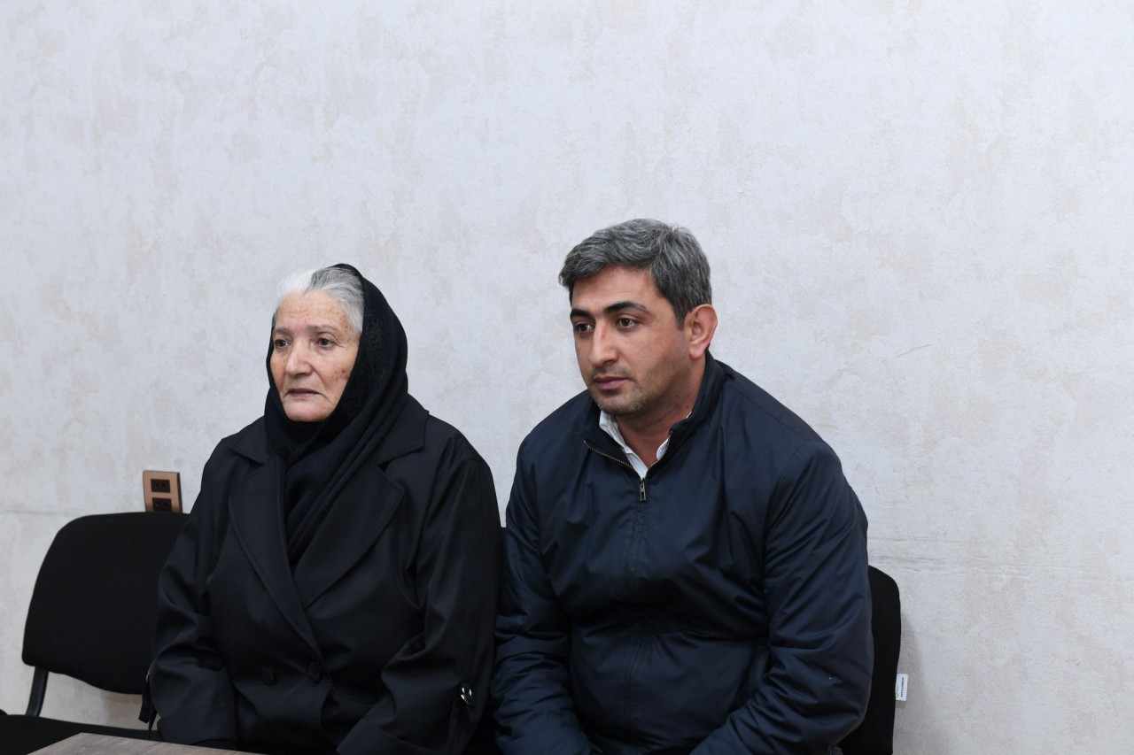 Rövşən Rzayev vətəndaşların müraciətlərini dinlədi - FOTOLAR