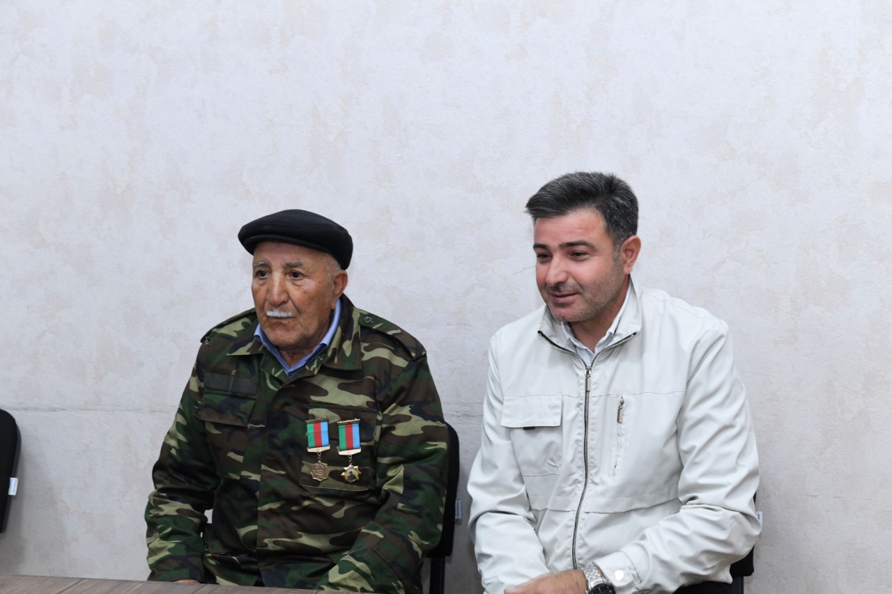 Rövşən Rzayev vətəndaşların müraciətlərini dinlədi - FOTOLAR