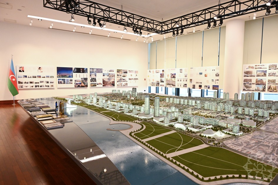 Latviya Prezidenti  “Bakı Ağ Şəhər”də - FOTOLAR