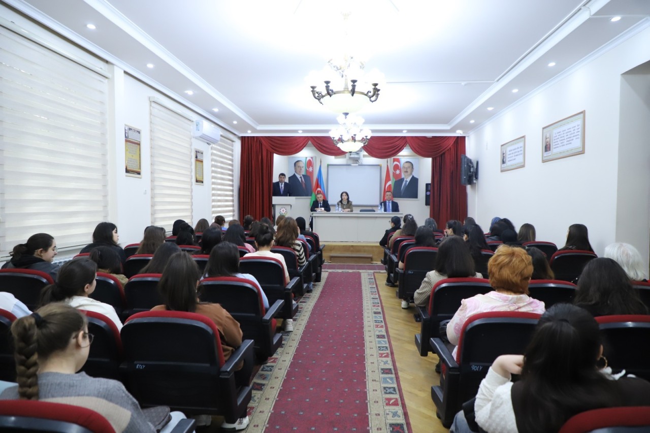 "Heydər Əliyev müstəqil Azərbaycanın memarıdır" adlı tədbir keçirildi - FOTOLAR