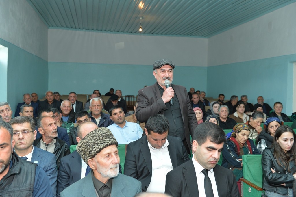 Taleh Qaraşov sakinlərin müraciətlərini dinlədi - FOTOLAR